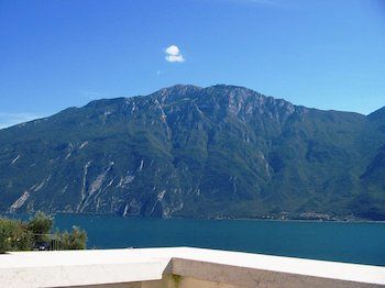 B&B Villa Fior Di Loto Лимоне-суль-Гарда Экстерьер фото
